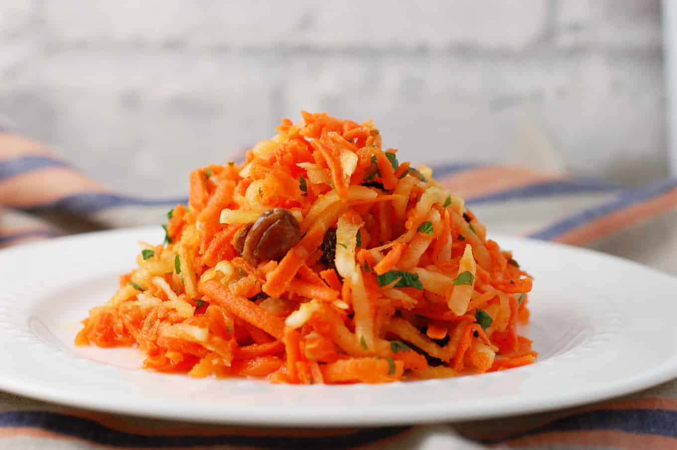 daikon carrot salad with raisins