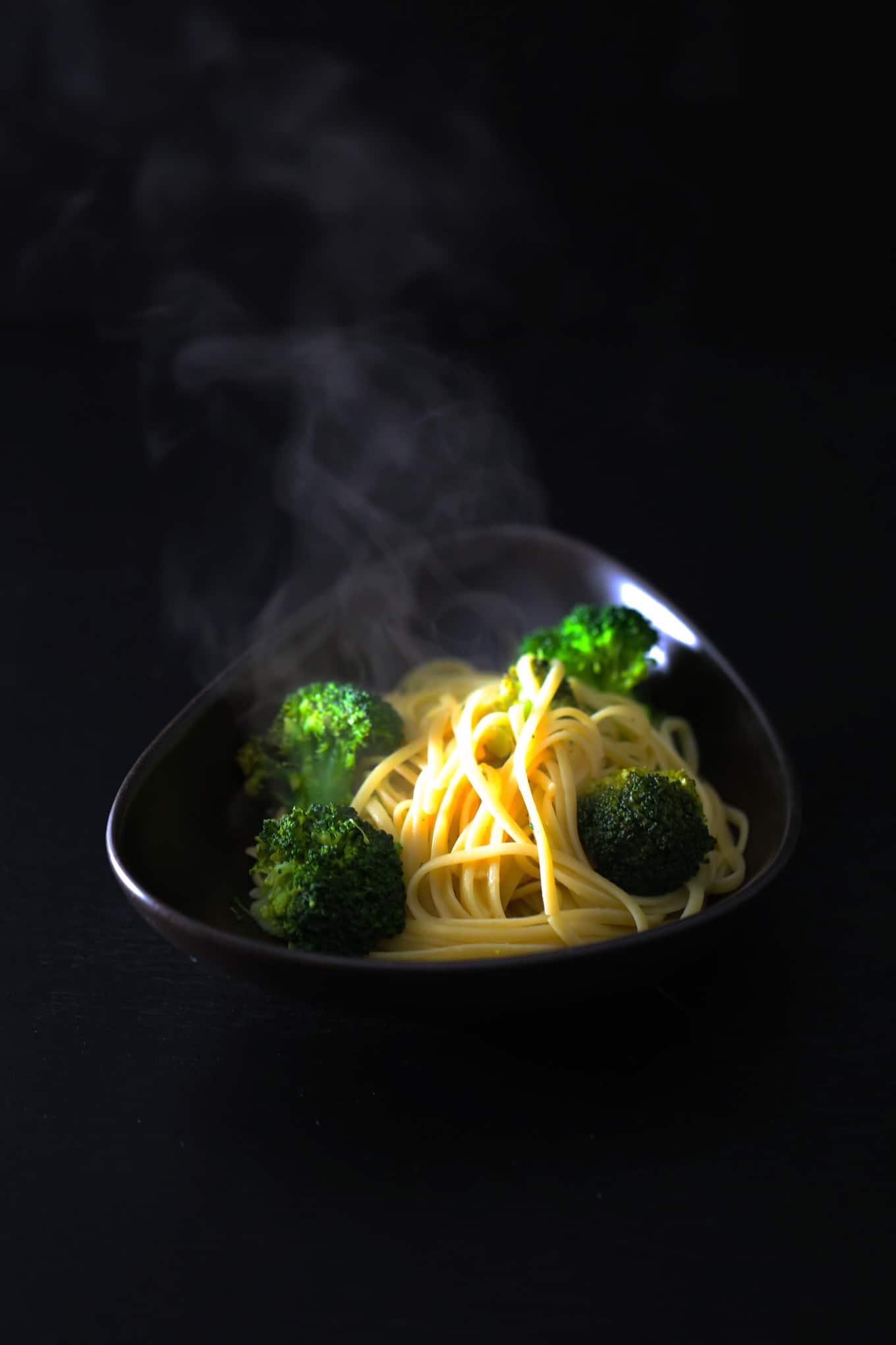 lemon garlic sauce with broccoli and pasta